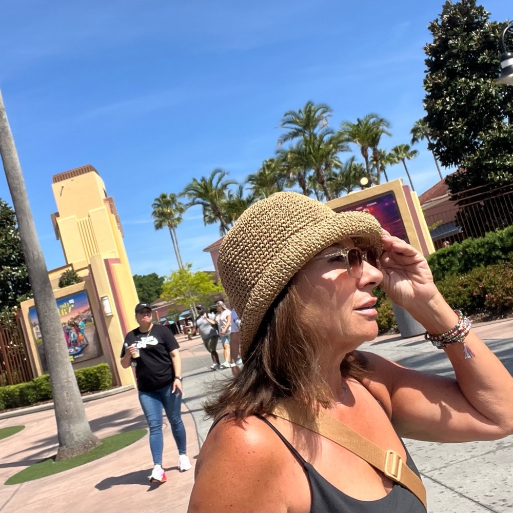 Meet your Posher, Laura